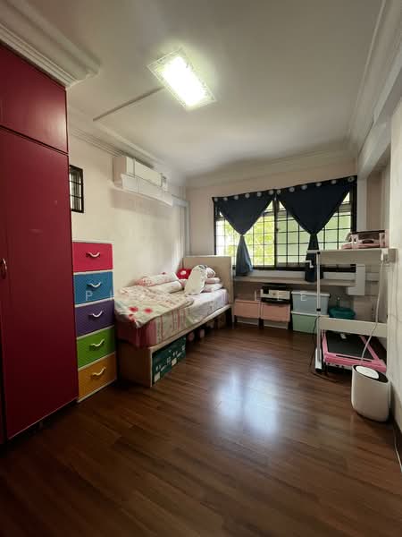 351 Tampines Street 33 HDB Flat For Sale at S$ 770,000 | PropertyGuru Singapore - Bedroom