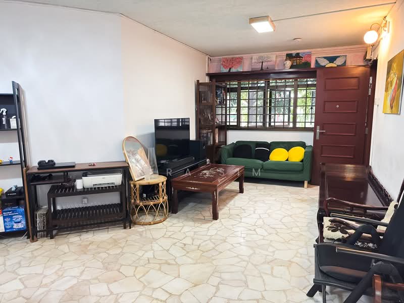 54 Pipit Road HDB Flat For Sale at S$ 550,000 | PropertyGuru Singapore - Living Room