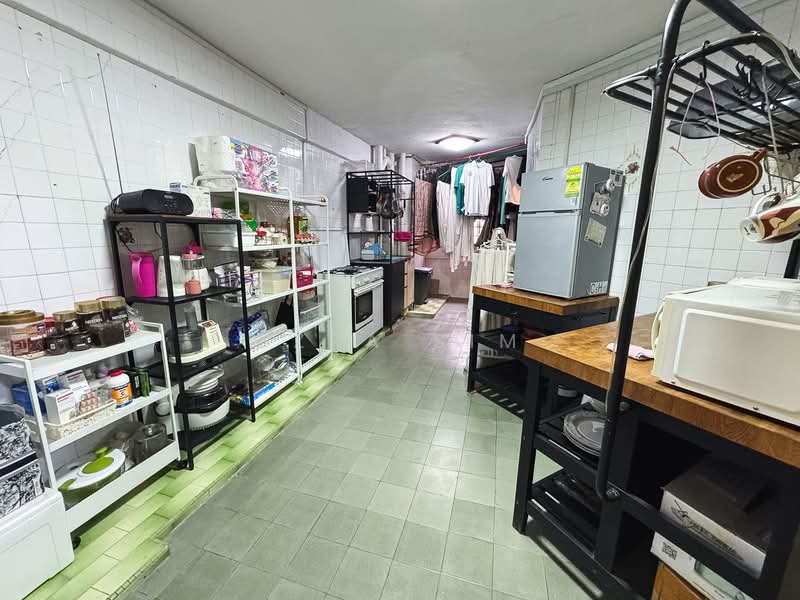 54 Pipit Road HDB Flat For Sale at S$ 550,000 | PropertyGuru Singapore - Kitchen