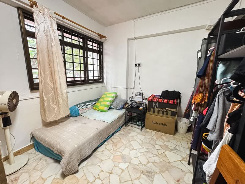 54 Pipit Road HDB Flat For Sale at S$ 550,000 | PropertyGuru Singapore - Bedroom