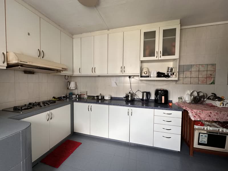 415 Jurong West Street 42, 415 Jurong West Street 42, 3 Bedrooms, 1,475 sqft, HDB Flat For Rent, by Carel Tham, 500092144 - Kitchen - PropertyGuru.com.sg