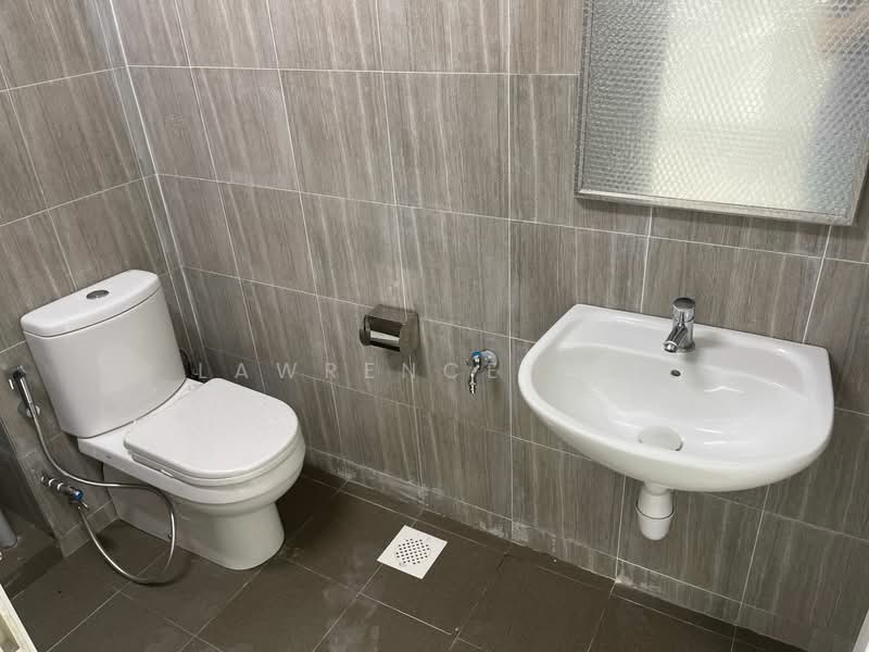 Inspace, 24 New Industrial Road, 2,346 sqft, Light Industrial (B1) For Sale, by Lawrence See, 500092150 - Bathroom - CommercialGuru.com.sg