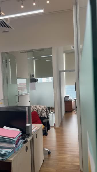 The Central, 8 Eu Tong Sen Street, 1,688 sqft, Office For Sale, by Arivan K., 500092182 - Interior - CommercialGuru.com.sg