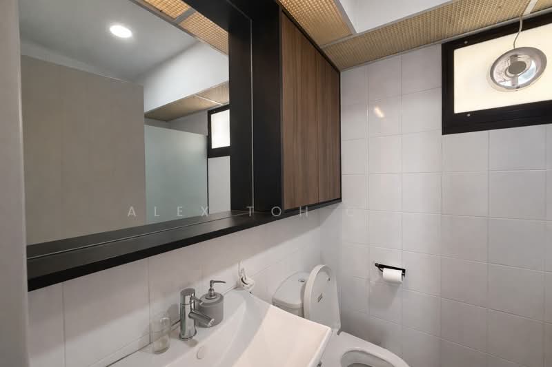 548B Segar Road HDB Flat For Sale at S$ 649,999 | PropertyGuru Singapore - Bathroom