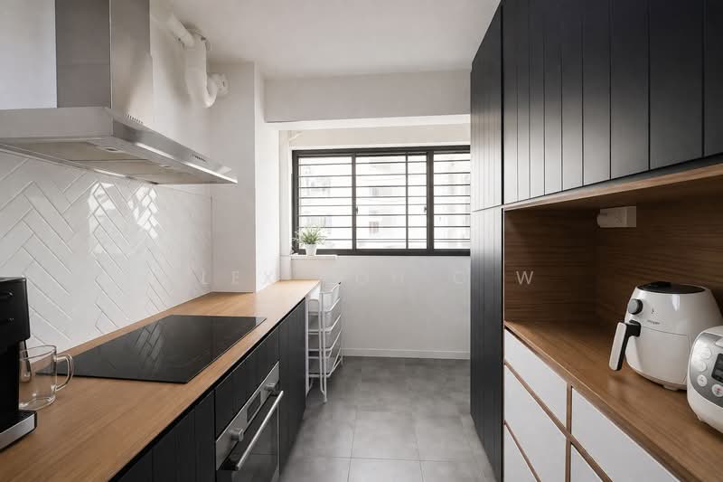 548B Segar Road HDB Flat For Sale at S$ 649,999 | PropertyGuru Singapore - Kitchen