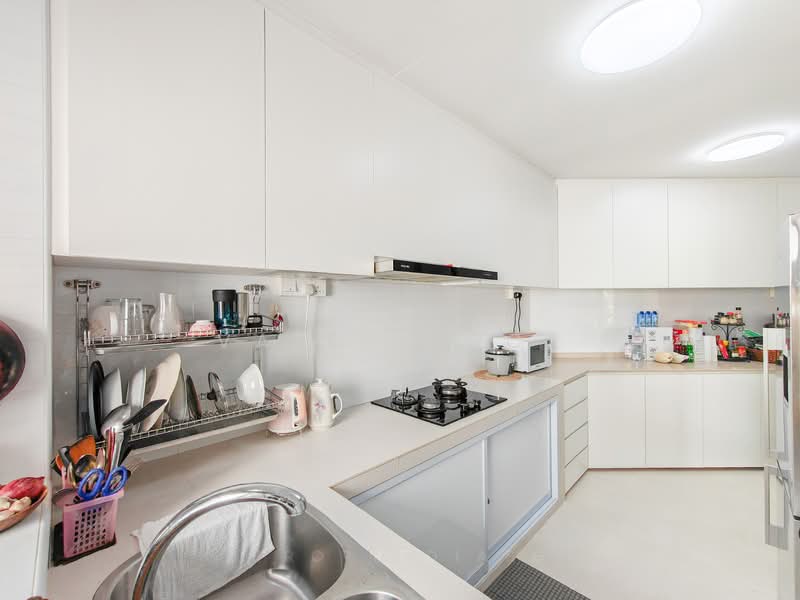 Silahis Apartments Apartment For Sale at S$ 2,250,000 | PropertyGuru Singapore - Kitchen