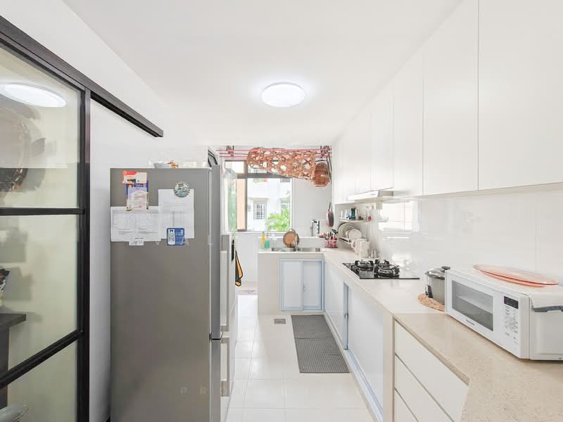 Silahis Apartments Apartment For Sale at S$ 2,250,000 | PropertyGuru Singapore - Kitchen