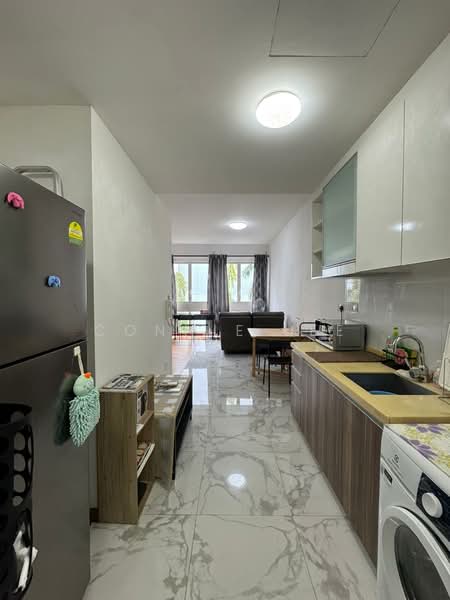 The Nautical, 99 Jalan Sendudok, Studio, 420 sqft, Condominium For Rent, by Connie Lee, 500092207 - Kitchen - PropertyGuru.com.sg