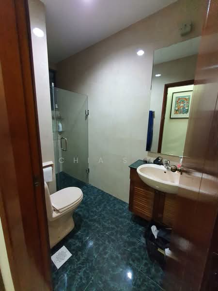 Sanctuary Green Condominium For Sale at S$ 2,750,000 | PropertyGuru Singapore - Bathroom