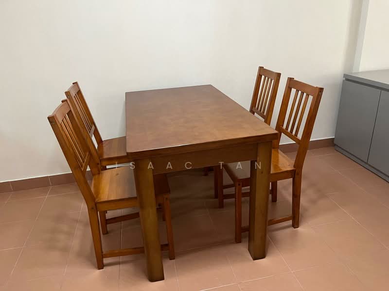 61 Lorong 5 Toa Payoh, 61 Lorong 5 Toa Payoh, 2 Bedrooms, 700 sqft, HDB Flat For Rent, by Isaac Tan, 500092228 - Dining Room - PropertyGuru.com.sg