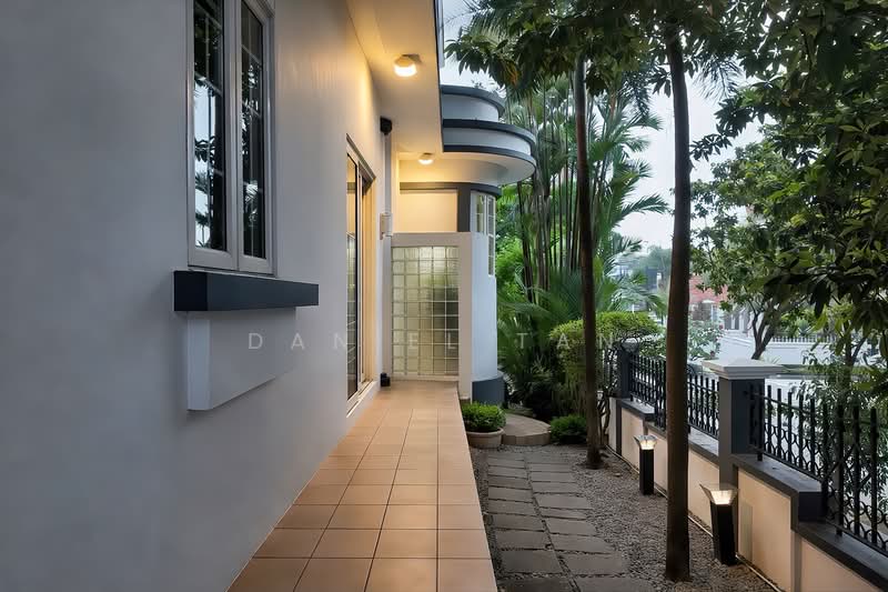 Semi-Detached | Near MyVillage | Serangoon Gdn Semi-Detached House For Sale at S$ 4,200,000 | PropertyGuru Singapore - Exterior