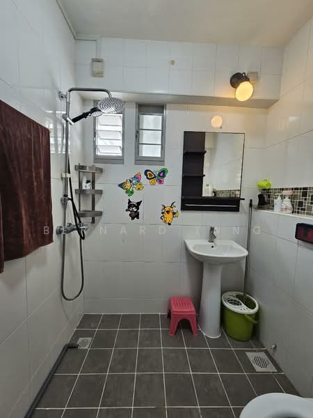 326A Anchorvale Road HDB Flat For Sale at S$ 700,000 | PropertyGuru Singapore - Bathroom