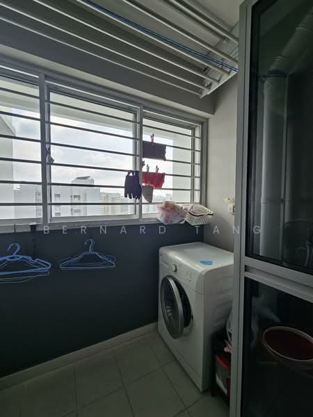 326A Anchorvale Road HDB Flat For Sale at S$ 700,000 | PropertyGuru Singapore - Balcony