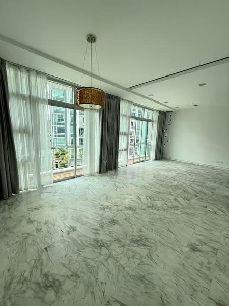 Riviera Residences, 11 Riviera Drive, 4 Bedrooms, 2,475 sqft, Condominium For Rent, by Polly Ning 甯麗雄, 500092237 - Living Room - PropertyGuru.com.sg