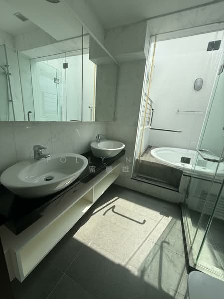 Riviera Residences, 11 Riviera Drive, 4 Bedrooms, 2,475 sqft, Condominium For Rent, by Polly Ning 甯麗雄, 500092237 - Bathroom - PropertyGuru.com.sg