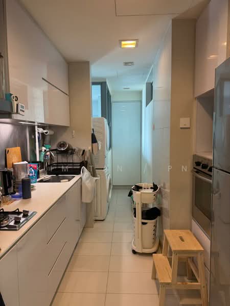 Park Infinia at Wee Nam, 2 Lincoln Road, 2 Bedrooms, 1,001 sqft, Condominium For Rent, by Kim Tan / Pn, 500092252 - Kitchen - PropertyGuru.com.sg