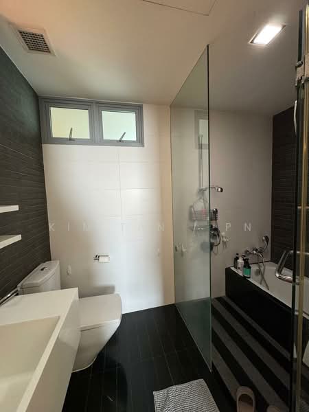 Park Infinia at Wee Nam, 2 Lincoln Road, 2 Bedrooms, 1,001 sqft, Condominium For Rent, by Kim Tan / Pn, 500092252 - Bathroom - PropertyGuru.com.sg