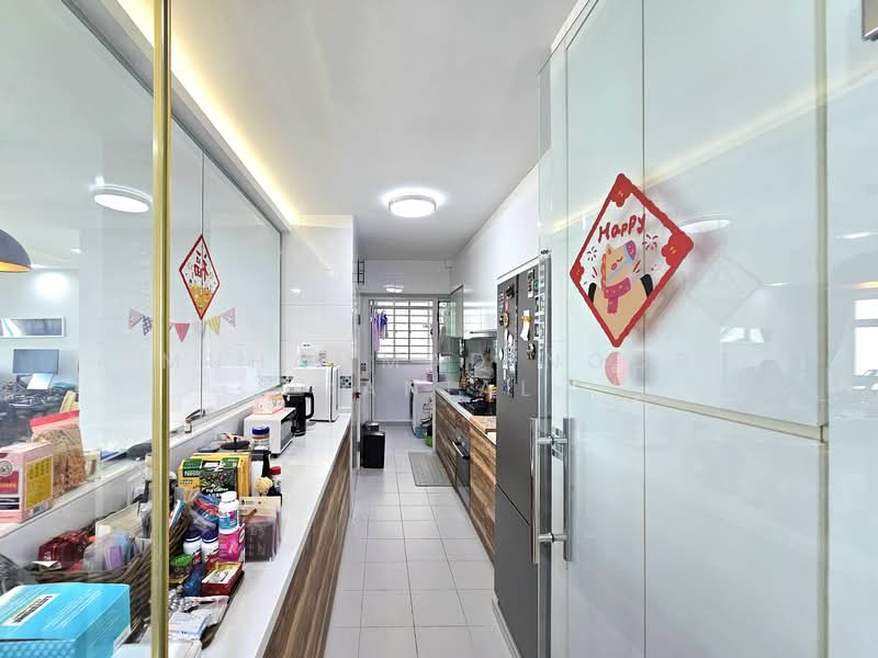 318C Yishun Avenue 9 HDB Flat For Sale at S$ 760,000 | PropertyGuru Singapore - Kitchen