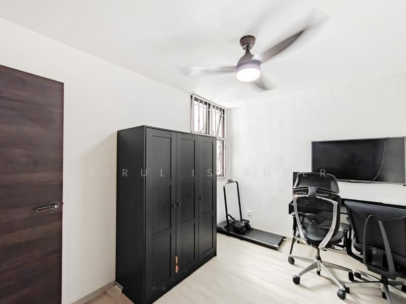 357C Admiralty Drive HDB Flat For Sale at S$ 670,000 | PropertyGuru Singapore - Bedroom