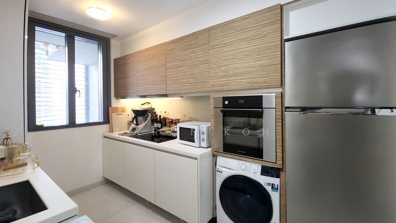 Concourse Skyline Condominium For Sale at S$ 2,390,000 | PropertyGuru Singapore - Kitchen