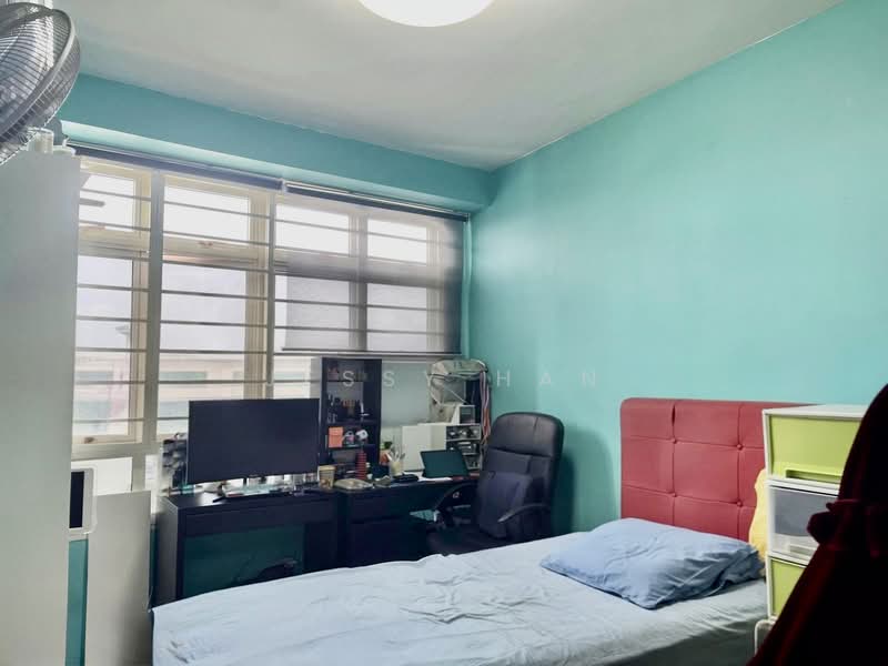 264B Compassvale Bow HDB Flat For Sale at S$ 750,000 | PropertyGuru Singapore - Bedroom