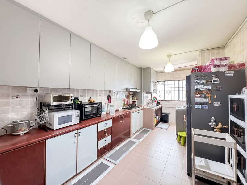 283 Tampines Street 22 HDB Flat For Sale at S$ 579,999 | PropertyGuru Singapore - Kitchen