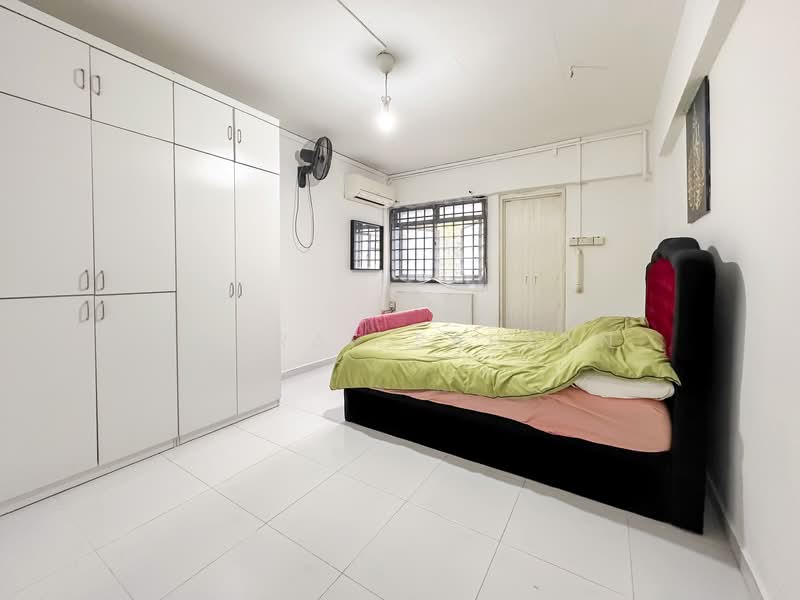 283 Tampines Street 22, 283 Tampines Street 22, 3 Bedrooms, 1,130 sqft, HDB Flat For Sale, by Ashraf Sahlan, 500092287 - Master Bedroom - PropertyGuru.com.sg