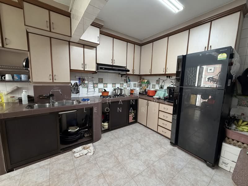 329 Tah Ching Road, 329 Tah Ching Road, Room Rental, 140 sqft, HDB Flat For Rent, by Tan Han Wei Leonard, 500092293 - Kitchen - PropertyGuru.com.sg