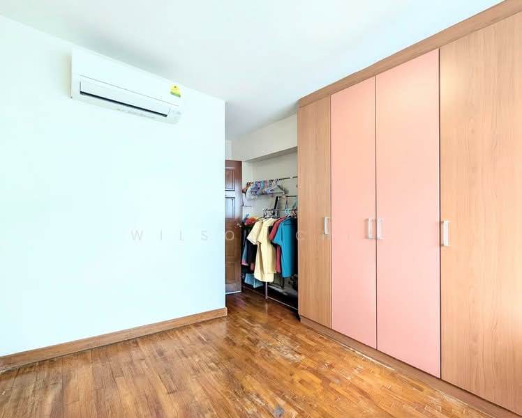 138 Edgedale Plains HDB Flat For Sale at S$ 570,000 | PropertyGuru Singapore - Bedroom