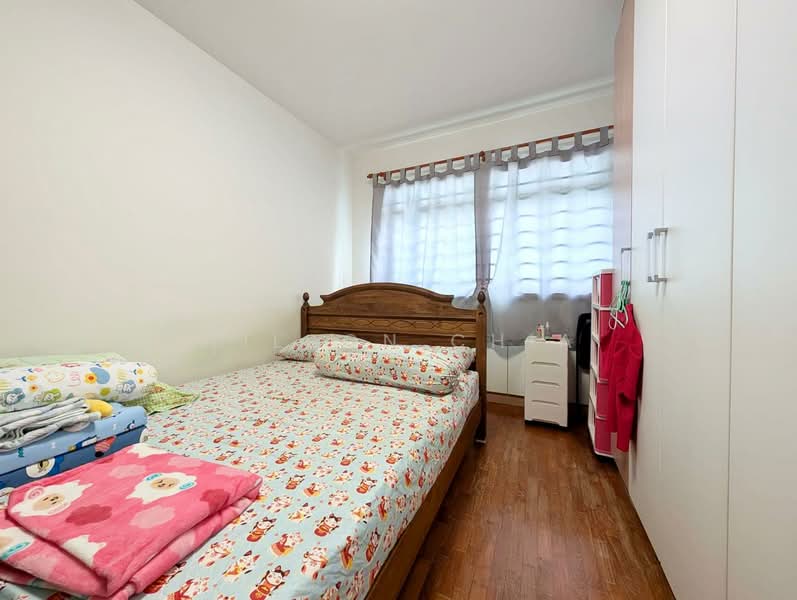 138 Edgedale Plains HDB Flat For Sale at S$ 570,000 | PropertyGuru Singapore - Bedroom