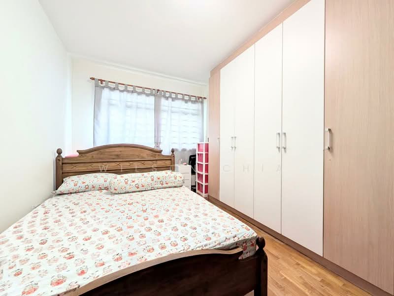 138 Edgedale Plains HDB Flat For Sale at S$ 570,000 | PropertyGuru Singapore - Bedroom