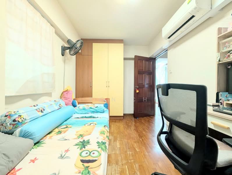 138 Edgedale Plains HDB Flat For Sale at S$ 570,000 | PropertyGuru Singapore - Bedroom
