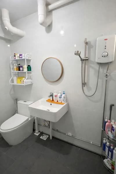 54 Pipit Road HDB Flat For Sale at S$ 550,000 | PropertyGuru Singapore - Bathroom