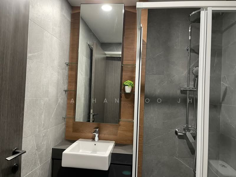 Rezi 24, 39 Lorong 24 Geylang, 1 Bedroom, 452 sqft, Condominium For Rent, by Jonathan Foo JH, 500092355 - Bathroom - PropertyGuru.com.sg