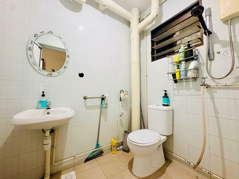 531 Woodlands Drive 14, 531 Woodlands Drive 14, 3 Bedrooms, 1,356 sqft, HDB Flat For Sale, by STEVEN NG, 500092356 - Bathroom - PropertyGuru.com.sg