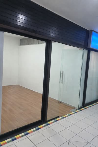 Parklane Shopping Mall, 35 Selegie Road, 150 sqft, Mall Shop For Rent, by Jae Chin, 500092372 - Interior - CommercialGuru.com.sg