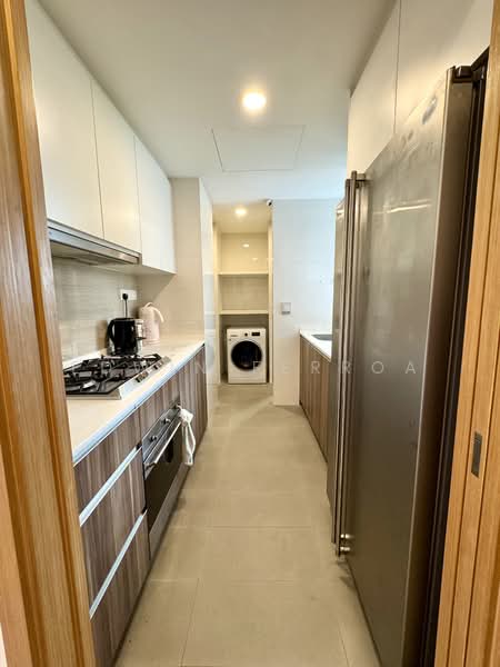 The Glades, 12 Bedok Rise, 3 Bedrooms, 990 sqft, Condominium For Rent, by Edwin Ferroa, 500092374 - Kitchen - PropertyGuru.com.sg