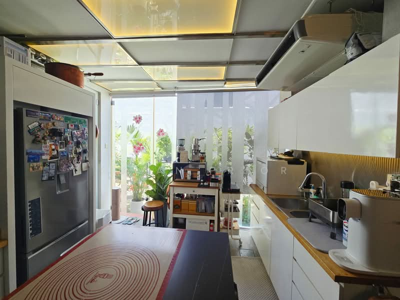 Blair Road Baby Conservation House For Sale at S$ 5,000,000 | PropertyGuru Singapore - Kitchen