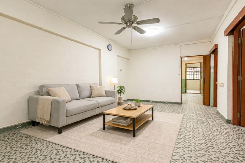 28 Hoy Fatt Road HDB Flat For Sale at S$ 328,000 | PropertyGuru Singapore - Living Room