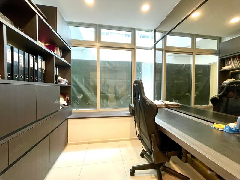 The Quartz Condominium For Sale at S$ 3,300,000 | PropertyGuru Singapore - Study