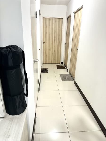 505A Yishun Street 51 HDB Flat For Sale at S$ 605,000 | PropertyGuru Singapore - Corridor