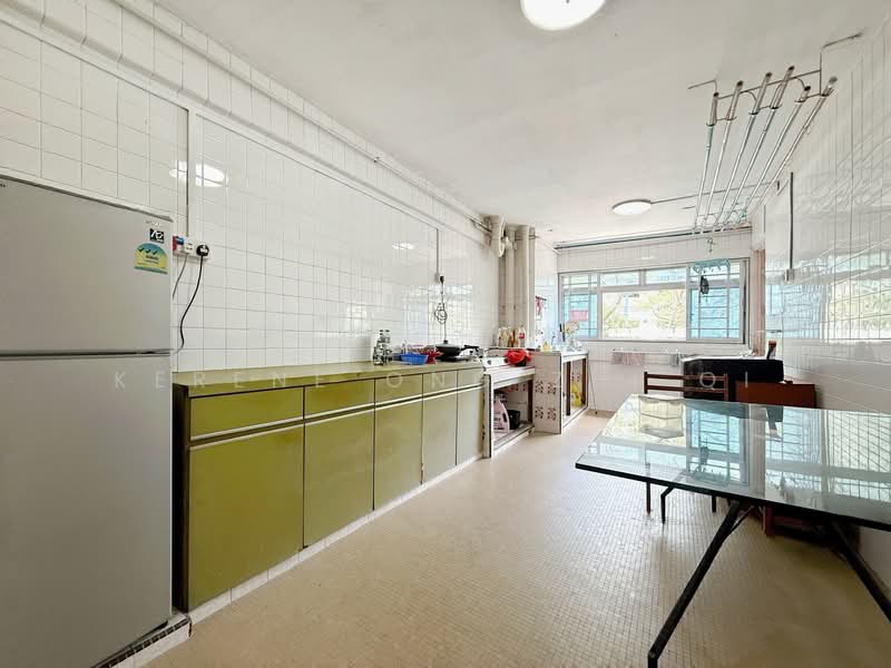 50 Chai Chee Street HDB Flat For Sale at S$ 428,888 | PropertyGuru Singapore - Kitchen