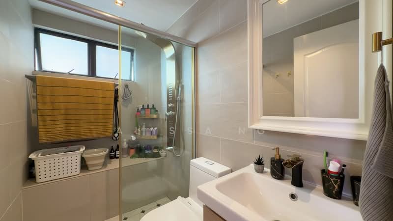 Bayshore Park Condominium For Sale at S$ 1,780,000 | PropertyGuru Singapore - Master Bath