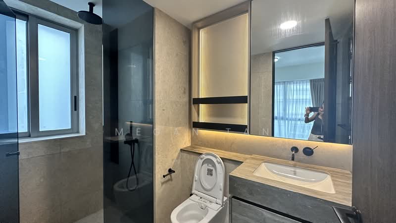 The Reef at King's Dock Condominium For Sale at S$ 2,080,000 | PropertyGuru Singapore - Bathroom