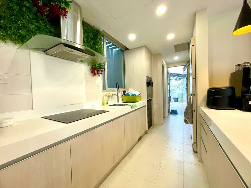 Spacious 4-Bedroom near Buangkok MRT Condominium For Sale at S$ 3,299,999 | PropertyGuru Singapore - Kitchen