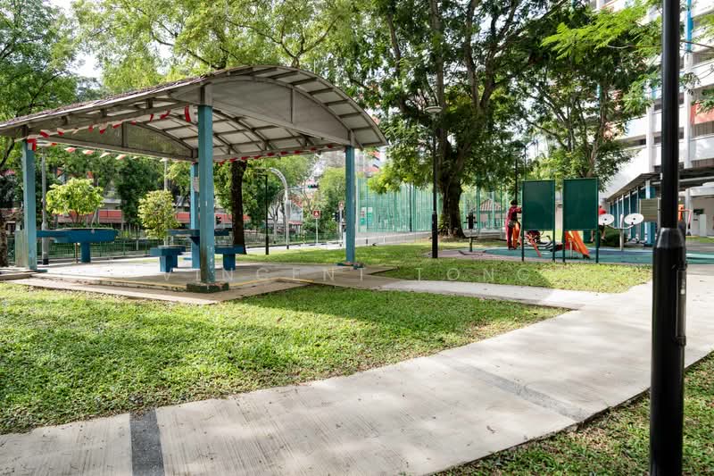 329 Bukit Batok Street 33 HDB Flat For Sale at S$ 688,000 | PropertyGuru Singapore - Exterior