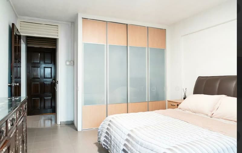 329 Bukit Batok Street 33 HDB Flat For Sale at S$ 688,000 | PropertyGuru Singapore - Bedroom