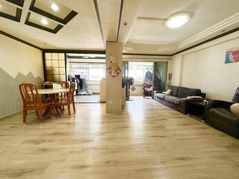 193 Pasir Ris Street 12 HDB Flat For Sale at S$ 750,000 | PropertyGuru Singapore - Living Room