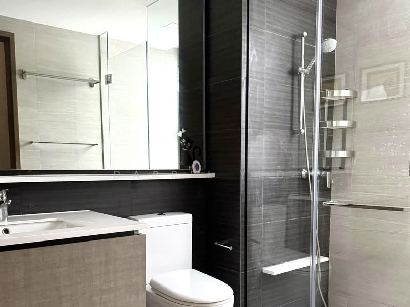 Bellewoods, 100 Woodlands Avenue 5, 3 Bedrooms, 1,098 sqft, Executive Condominium For Rent, by Darrel Yeo, 500092503 - Bathroom - PropertyGuru.com.sg