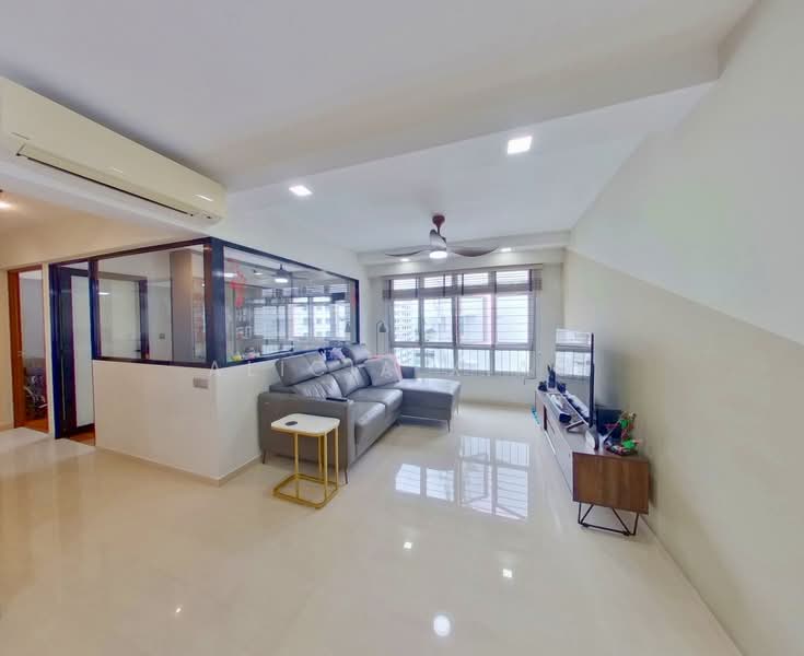 183B Boon Lay Avenue HDB Flat For Sale at S$ 688,888 | PropertyGuru Singapore - Living Room